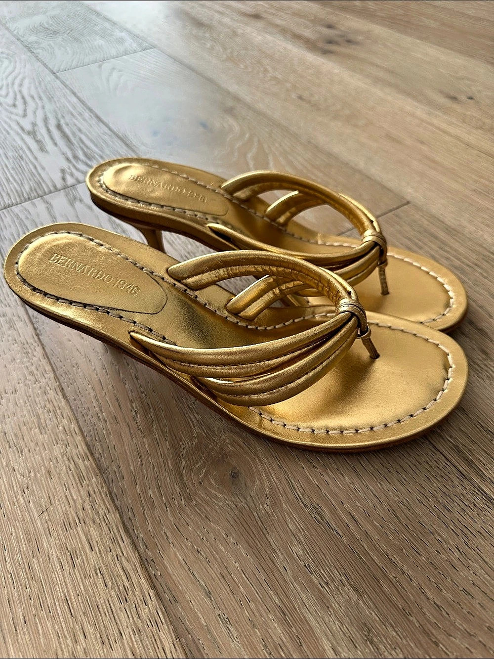 Bernardo 1946 Miami 55 mm Gold Kitten Heeled Sandals NWOT-9